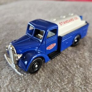 Lledo Chevron 1936 Farm Delivery Truck Standard Oil Diecast Truck